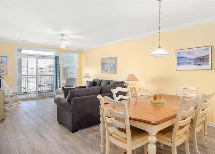 Holiday home Family Friendly 3 Bedroom In Sunset Island With Waterview! Pools, Gym, And More!