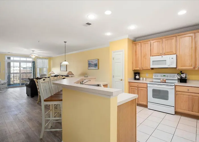 Family Friendly 3 Bedroom In Sunset Island With Waterview! Pools, Gym, And More! * Ocean City