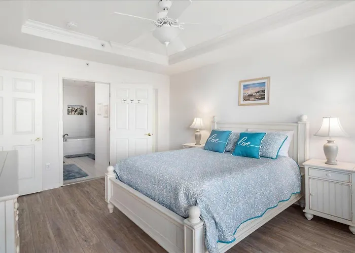 Family Friendly 3 Bedroom In Sunset Island With Waterview! Pools, Gym, And More!