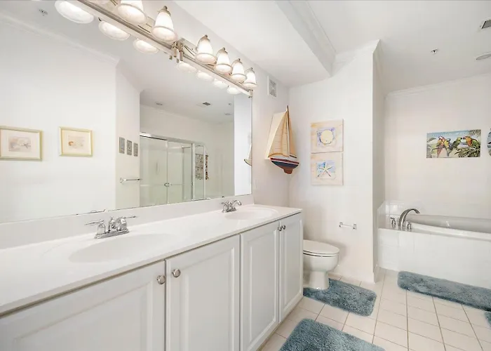 Holiday home Family Friendly 3 Bedroom In Sunset Island With Waterview! Pools, Gym, And More! Ocean City