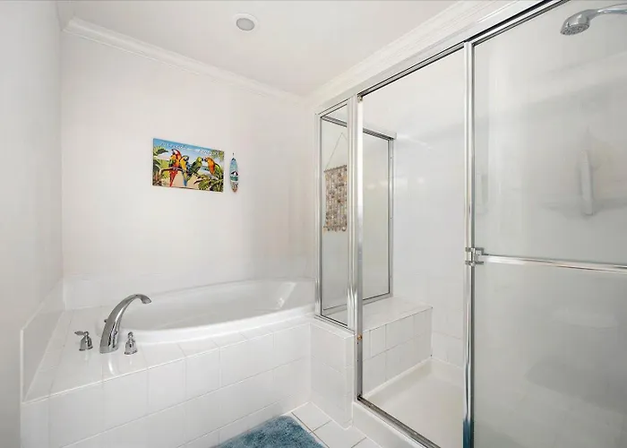 Holiday home Family Friendly 3 Bedroom In Sunset Island With Waterview! Pools, Gym, And More!
