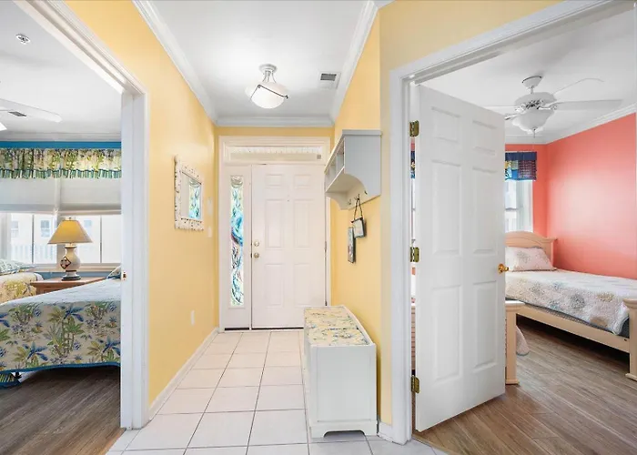 Family Friendly 3 Bedroom In Sunset Island With Waterview! Pools, Gym, And More! * Ocean City