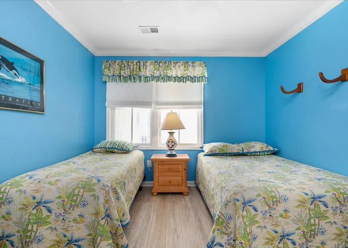 Family Friendly 3 Bedroom In Sunset Island With Waterview! Pools, Gym, And More! Holiday home *