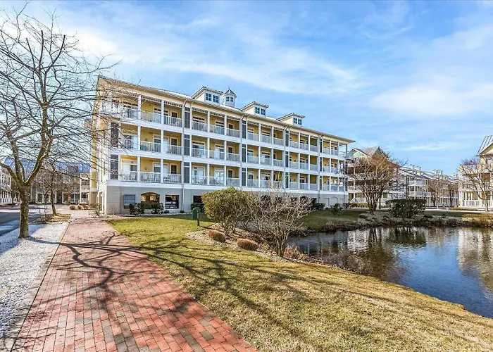 Family Friendly 3 Bedroom In Sunset Island With Waterview! Pools, Gym, And More! Holiday home